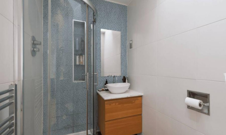 2 bedroom 2 bathroom apartment Coriander Court, 20 Gainsford St, London SE1 2PG