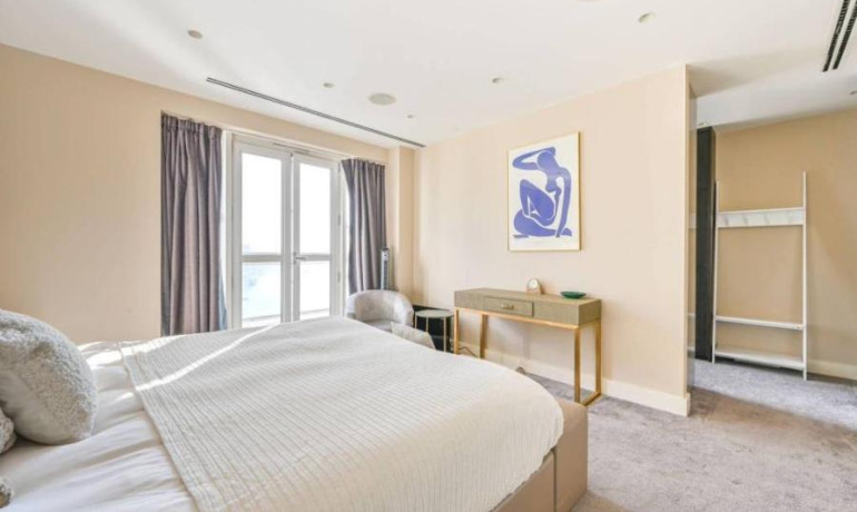 2 Bedroom apartment, Belgrave Court, Westferry Circus East London E14 8RJ